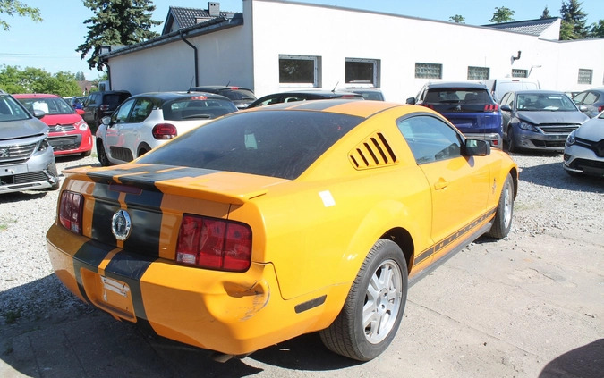 Ford Mustang cena 26900 przebieg: 174871, rok produkcji 2007 z Brwinów małe 46